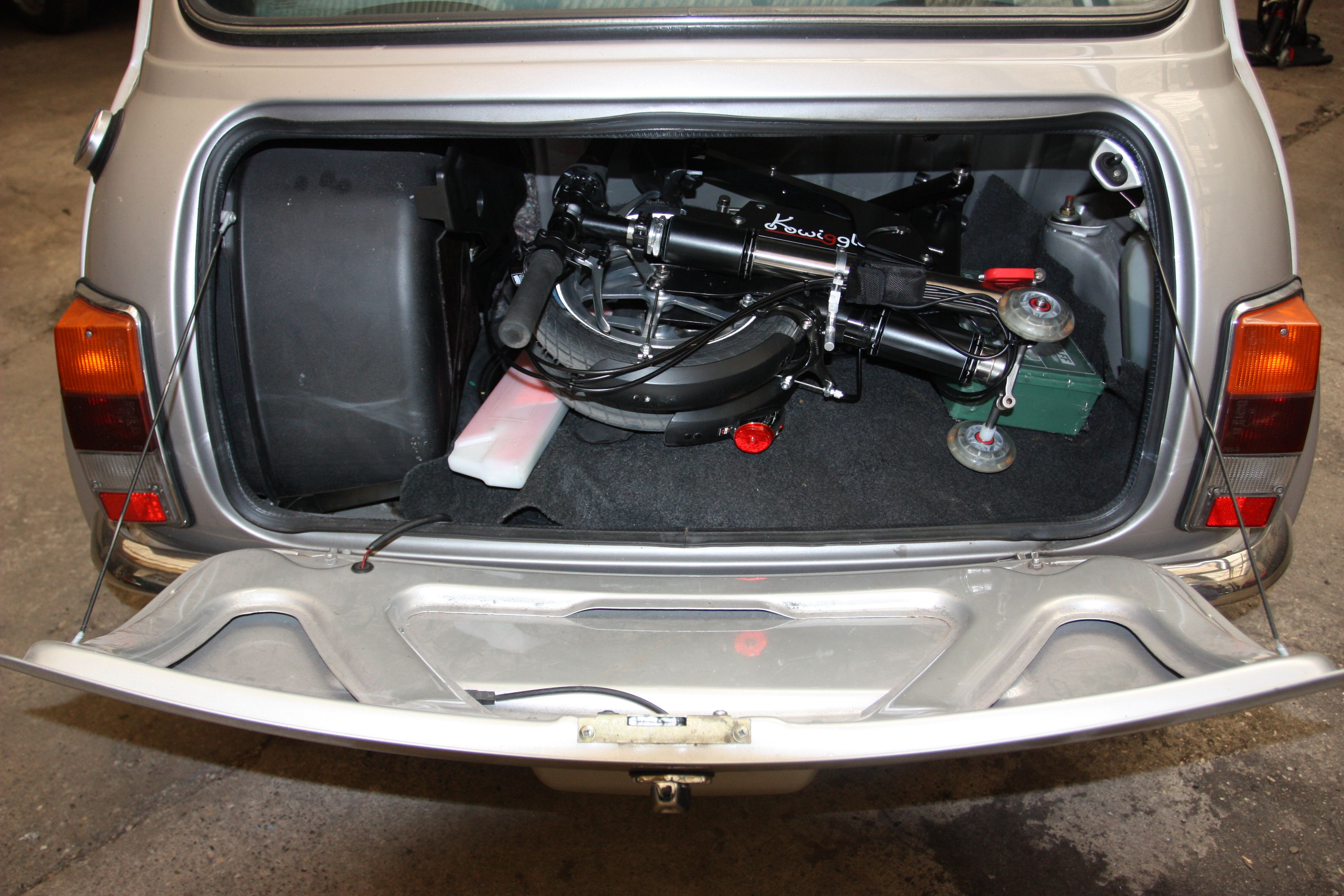 Fahrrad im Mini-Cooper