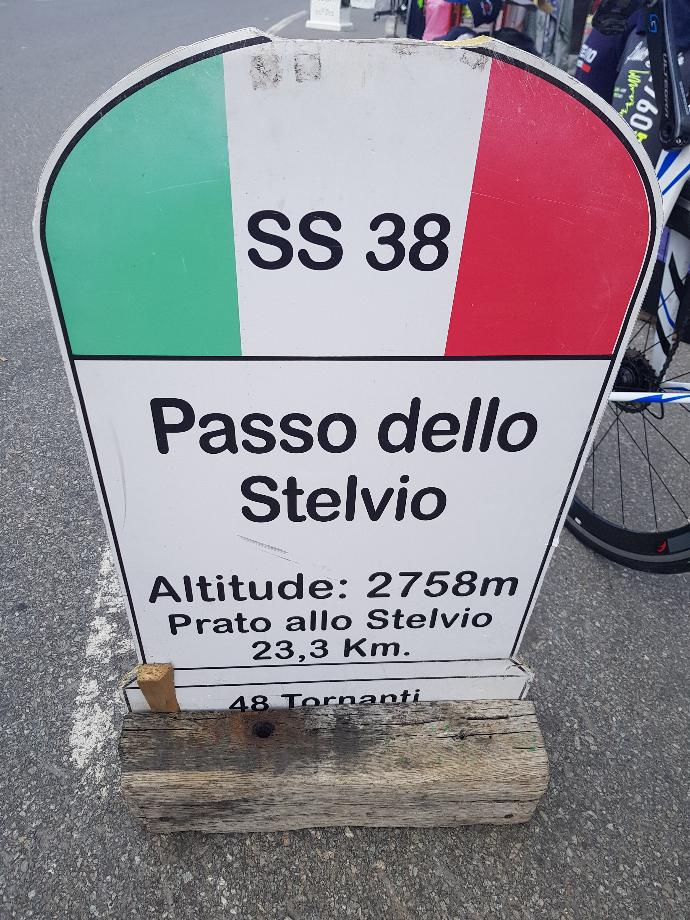 Monter-au-col-du-Stelvio-en-vélo-pliant-Kwiggle