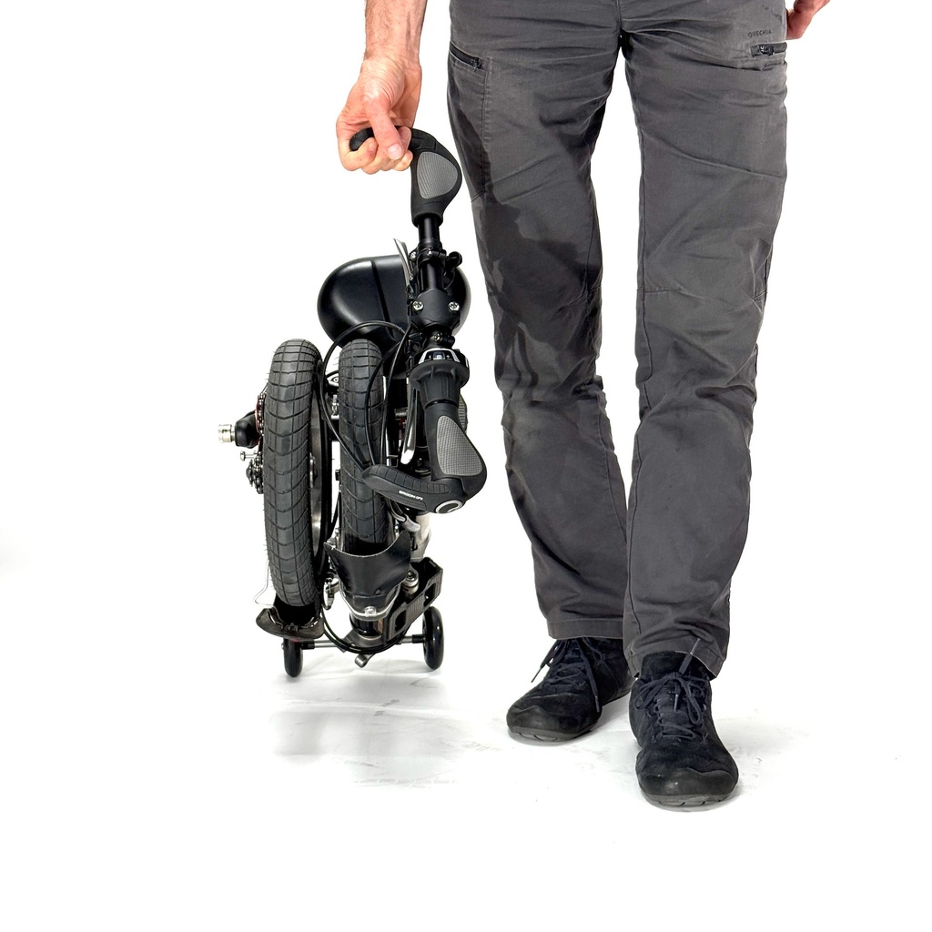Folding-bike-kwiggle-ERGON-GP3-Grip-folded-trolley-schraeg.jpeg
