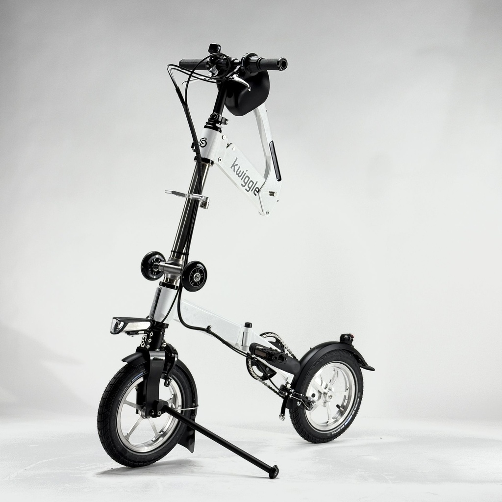 Folding-bike-Kwiggle-stand-all.JPG